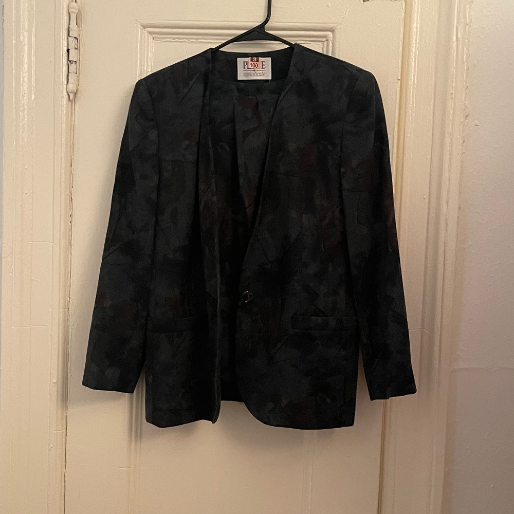 Skirt suit !